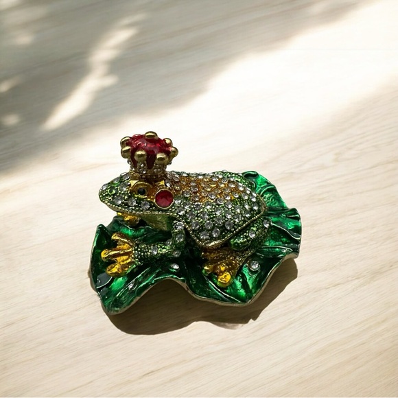 TCHOTCHKE- Jeweled Frog Prince Trinket Holder-NIB - Picture 4 of 11